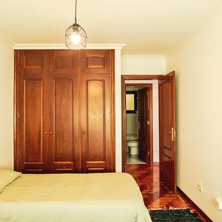 Apartmento Alcabre דירה *